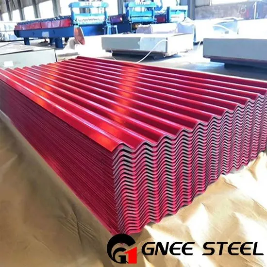 Väripinnoitettu aaltopahvikattolevy